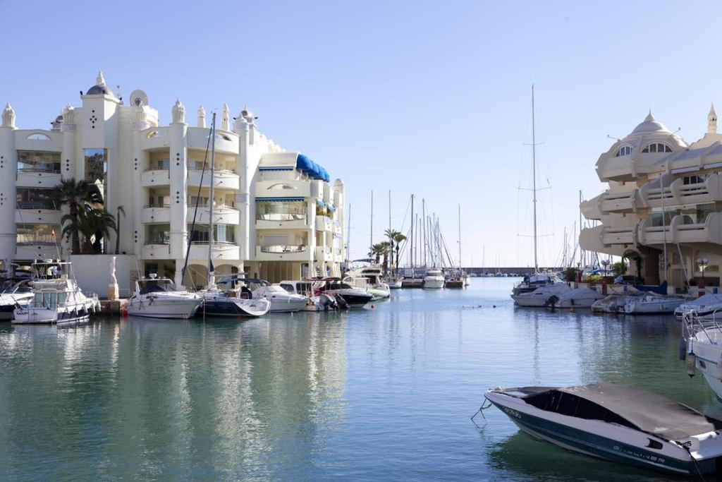 Apartamento Benalmádena Puerto Marina Apartment Bagian luar foto